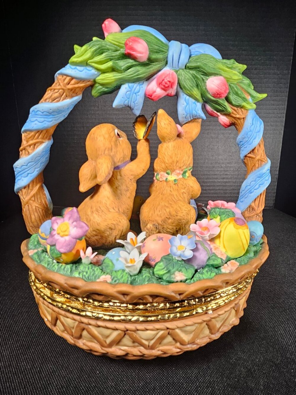 CWC Beautiful Detailed Porcelain Lidded Easter Basket With Gold Accent - Picture 9 of 15
